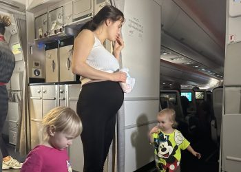 Uçakta doğan bebek bedava mı uçar?