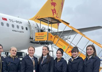 Pegasus’tan özel uçuş: ‘Cumhuriyet’in kokpiti ve kabini kadınlardan oluştu