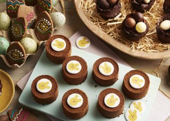 Emirates Paskalya’yı uçakta ve dinlenme salonlarında kutluyor