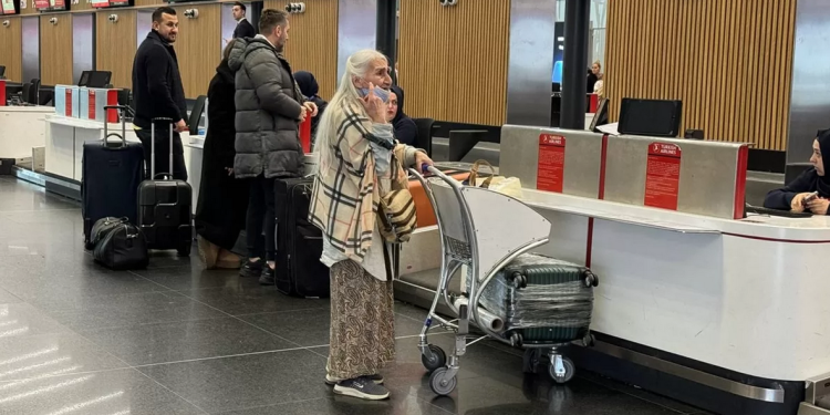 İranlı akademisyen 1 ay İstanbul Havalimanı’nda yaşadı