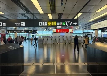 Havayolundaki grev binlerce kişiyi etkiledi