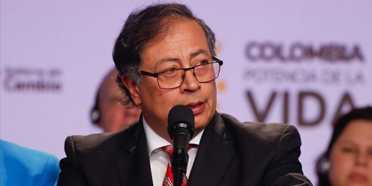 Latin Amerika ülkesi İsrail’den silah alımını askıya aldı