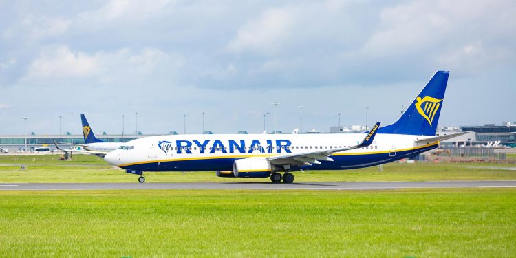 Hamile kadının eşi uçakta hayatını kaybetti