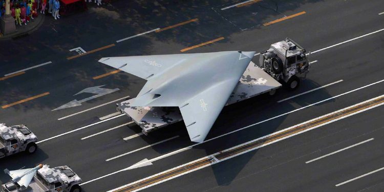 Çin’in gizemli keşif uçağı ilk kez görüntülendi