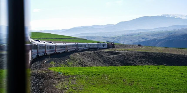 Türkiye’nin yeni turistik treni “Mezopotamya Ekspresi”