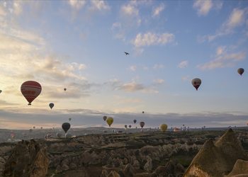 6 milyona yakın turist balon uçuşu yaptı