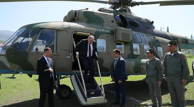 Paşinyan’ı taşıyan helikopter acil iniş yaptı