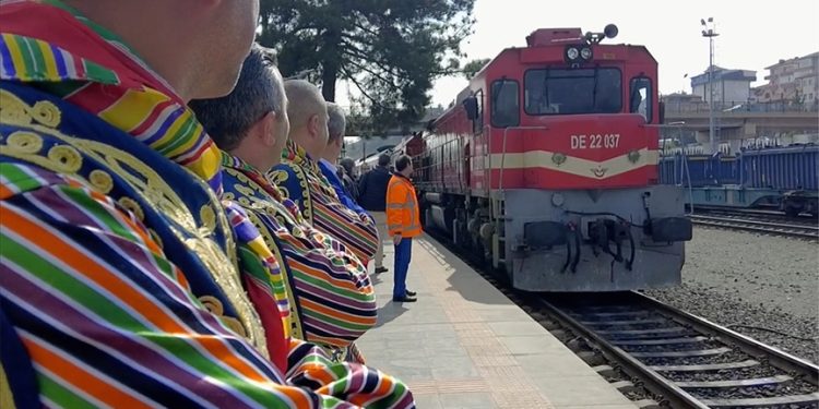 Turistik Tuz Ekspresi 18 Mayıs’ta ilk seferine çıkacak