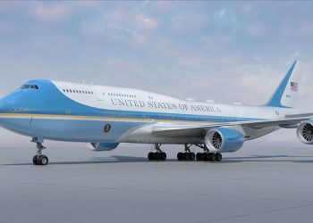 Air Force One uçağının ilk uçuşu ertelendi