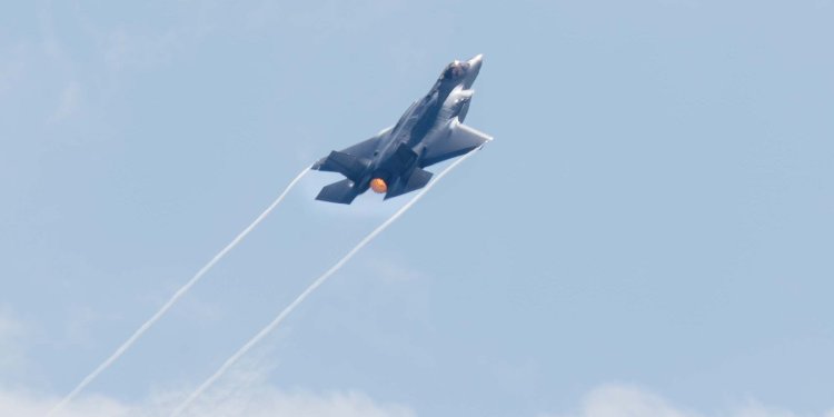 Yunanistan’dan 8,6 milyar dolarlık F-35 siparişi