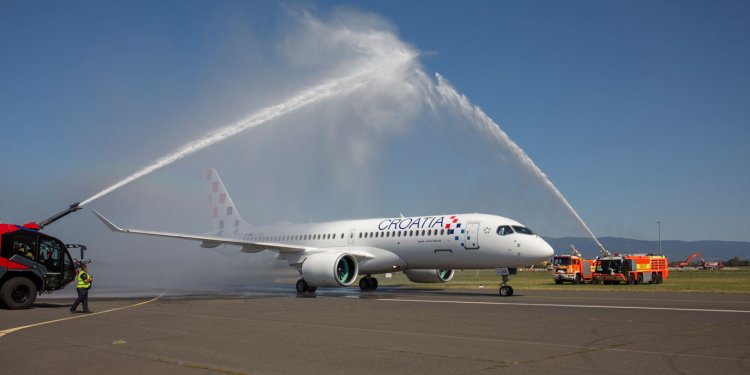 İlk A220’sini teslim aldı