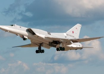 Rusya’da Tu-22M3 bombardıman uçağı düştü