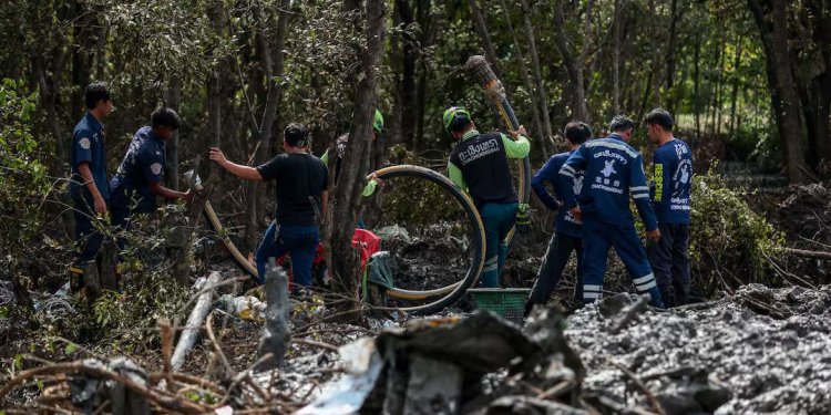 Bangkok’tan kalkan uçak düştü: 9 kişi öldü