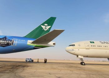 İki B777 yerde çarpıştı