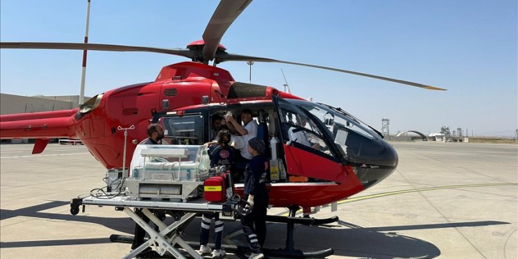 Ambulans helikopter rahatsızlanan bebek için havalandı