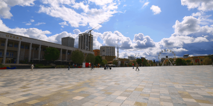 Balkanların popüler şehri Tiran