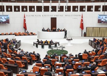 Pilot ve kabin ekiplerine ‘yeşil pasaport’ verilmesi meclis gündeminde