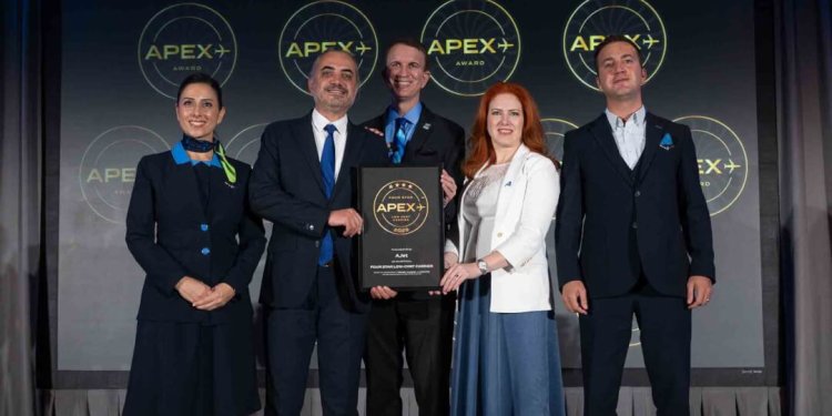 AJet, dünyaca tanındı: İlk uluslararası ödülünü aldı