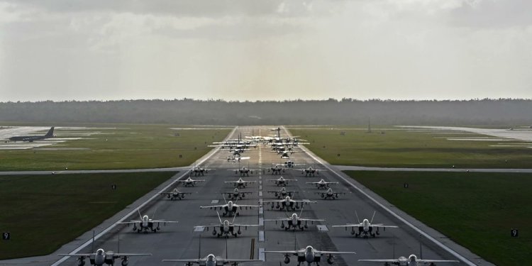 ABD füze testi sırasında Guam’da 7 Çinli tutuklandı