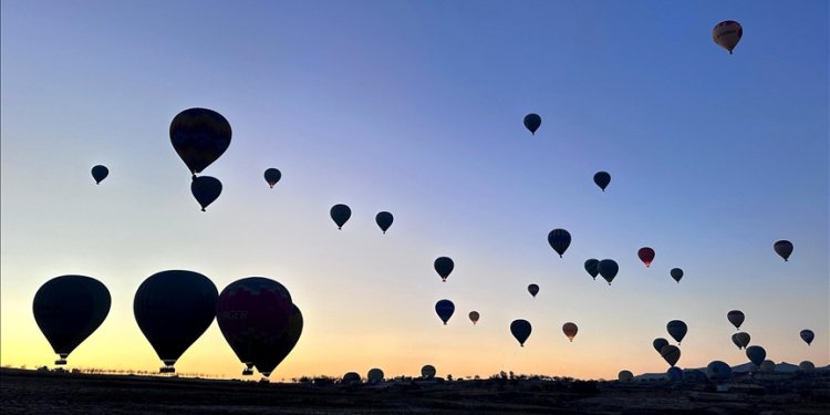 Sıcak hava balon uçuşlarında yolcu rekoru kırıldı