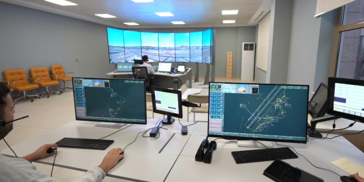 Milli simülatör üçlü pist operasyonlarında kullanılacak