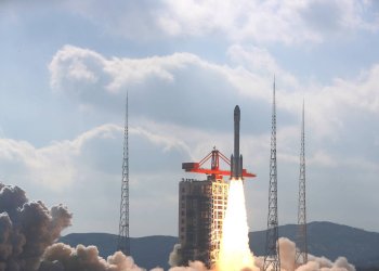 SpaceX rakibi Çinli şirket, yeni uydularını uzaya fırlattı