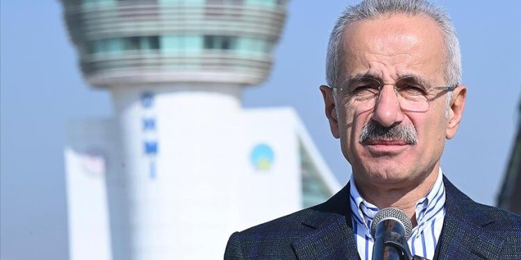 İstanbul ile Dalaman havalimanlarında hava trafiği milli “İRADE” yazılımıyla kontrol edilecek