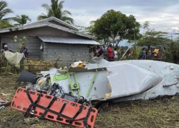 Filipinler’de ABD askeri uçağı düştü