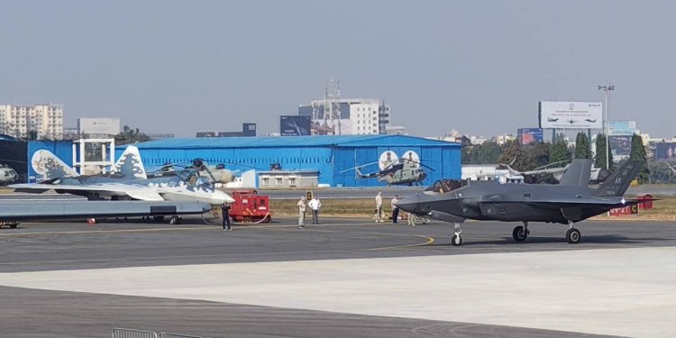 Su-57 ve F-35 kapışması! İlk kez yan yana görüntülendi