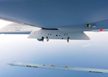 Bayraktar TB3, süpersonik füzeyi 50 kilometreden ateşledi