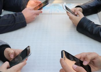 Z Kuşağı ile etkili iletişim: Dijital dünyanın yeni nesliyle bağ kurmak