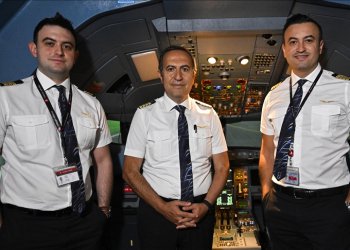 Pilot baba ve 2 oğlu aynı mesleği yapmanın gururunu yaşıyor
