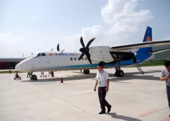 Çin havayolunda şok iddia: Pilotlar kurye oldu!