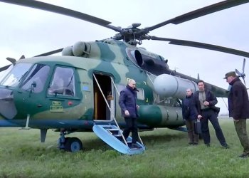 Putin’in helikopteri İHA’ların hedefi oldu