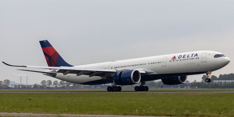 30 saniyede 1350 feet irtifa kaybetti: 25 kişi yaralandı