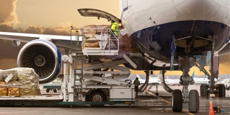 Kazakistan’dan kargo havayolu hamlesi