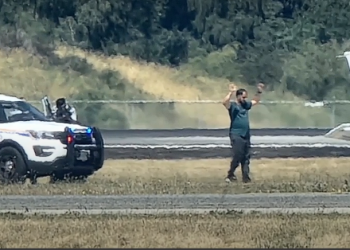 Cessna 172’yi çaldı Vancouver’a izinsiz indi!