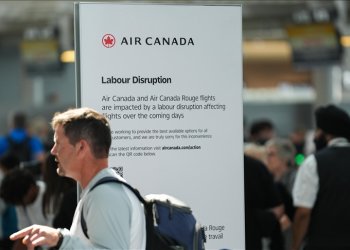 Air Canada personeli greve başladı; yüzlerce uçuş iptal edildi