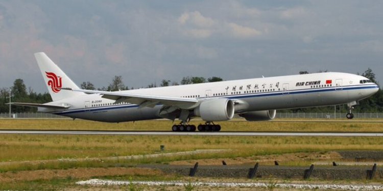 Air China’nın 777’si Sibirya’da acil iniş yaptı