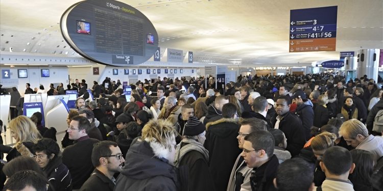 Fransa’da hava trafik kontrolörlerinden grev kararı