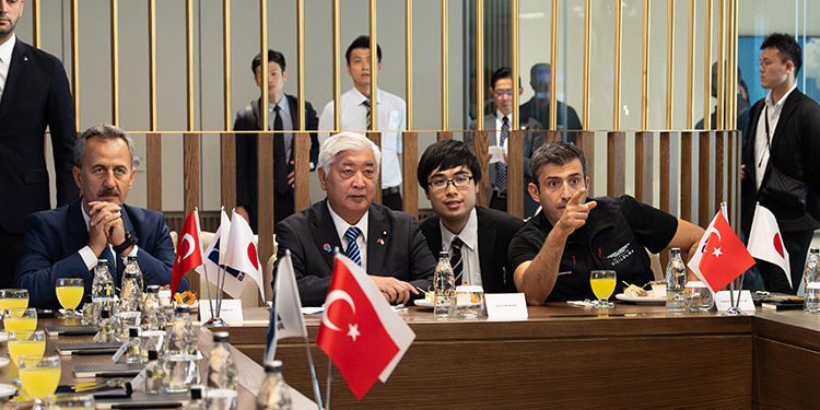 Japonya Savunma Bakanı Baykar’ı ziyaret etti