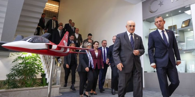 Özgür Özel’den ‘TUSAŞ’ ziyareti: “Desteklerimizi ilettik”