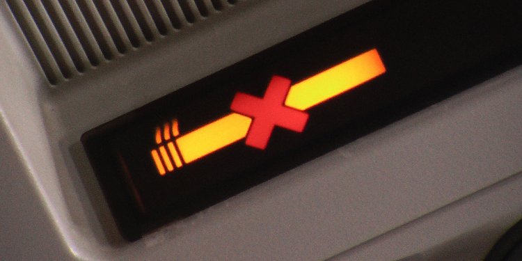 Uçakta sigara içen 245 yolcuya men cezası