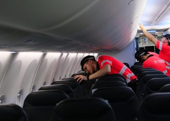 Uçaklara koltuklar nasıl döşeniyor?