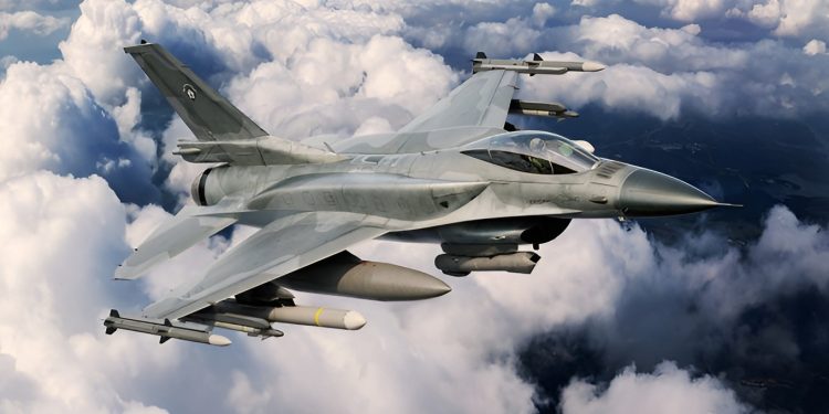 Peru, F-16 ile Gripen arasında karar verecek