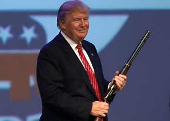 Trump, 36 ülkeye sivil silah ihracatı yasağını kaldırdı