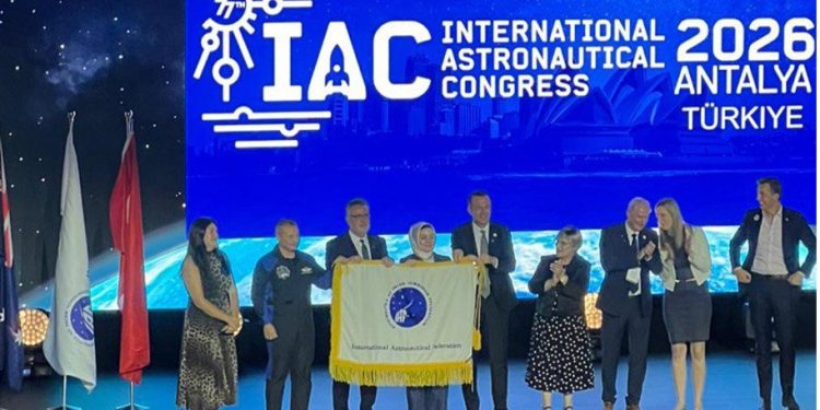 Uluslararası Uzay Kongresi’nde bayrak Türkiye’ye geçti!