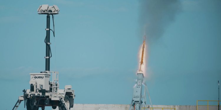 GÖKSUR, hava savunma denemesinde hedefi 12’den vurdu