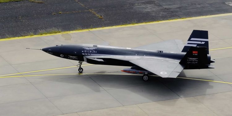 KIZILELMA ilk kez mühimmat ateşledi