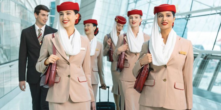 Emirates Türkiye’de kabin ekibi alımı yapacak